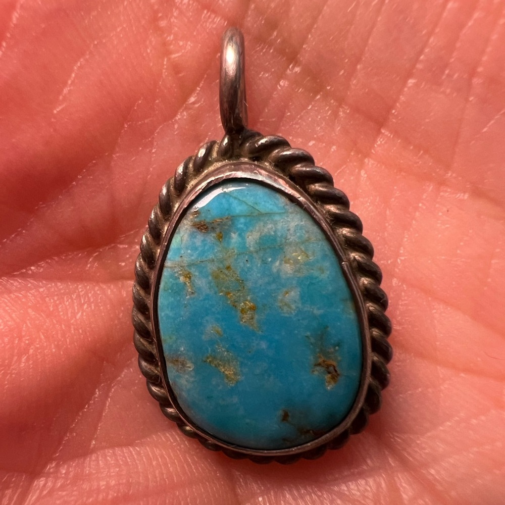 Turquoise Sterling Silver 925 Necklace Pendant with Rope Design